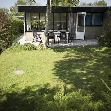 Family For 4-6 People Sint Maartensvlotbrug